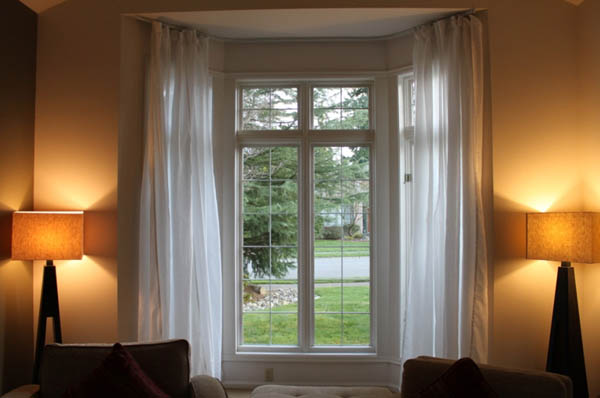 Using a Flexible Curtain Track for Your Bay Window